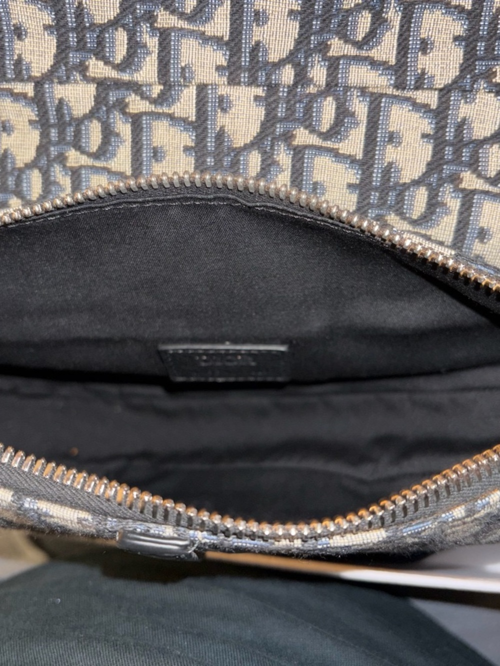 Men’s Dior Oblique Jacquard Saddle Bag - Picture 4 of 7